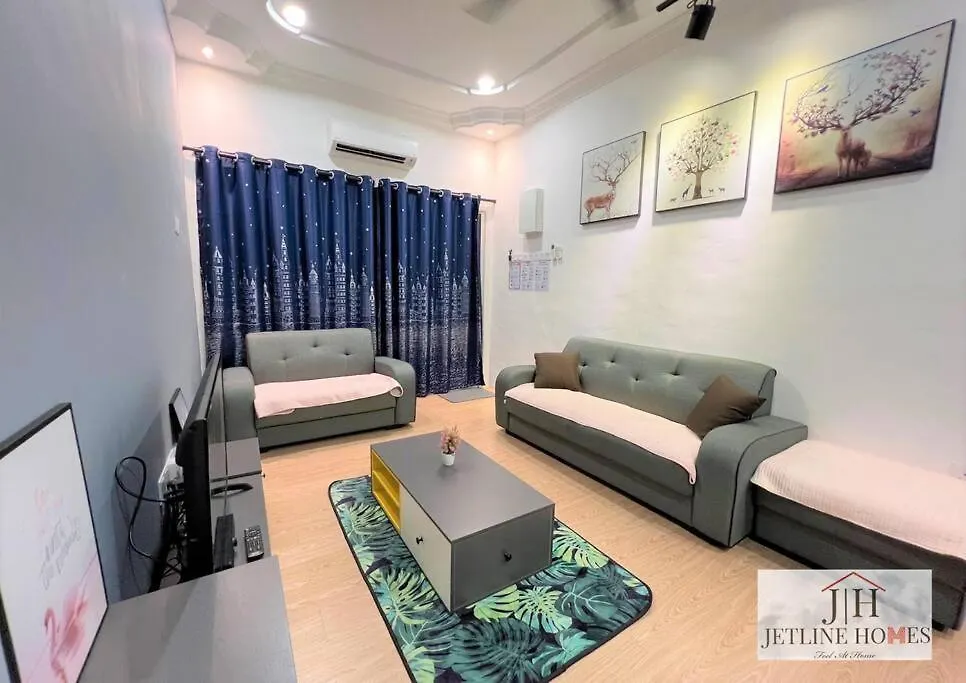 Melaka {Terraced House} / 8Pax/ Wifi/City 0*, Malacca